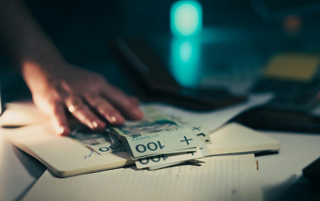 CDD prime fin de contrat : calcul, montant et recours en cas de prime de précarité non versée