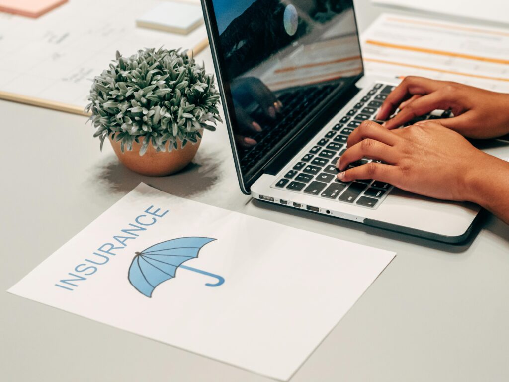 Assurance multirisque locaux professionnels : pourquoi cette couverture protège directement la survie de l’entreprise ?
